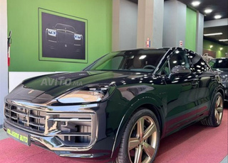Porsche Cayenne Essence Automatique 2025 à Rabat