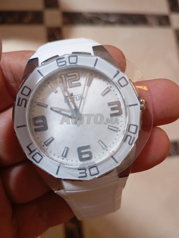 montre lotus femme neuf 
