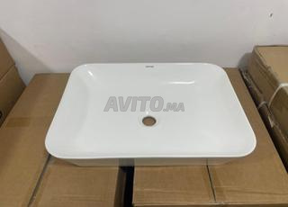 حوض عصري يوضع على السطح - سيراميك أبيض