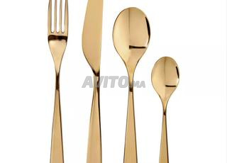 Service « Tillagd » doré de 24 pièces non ouvert 