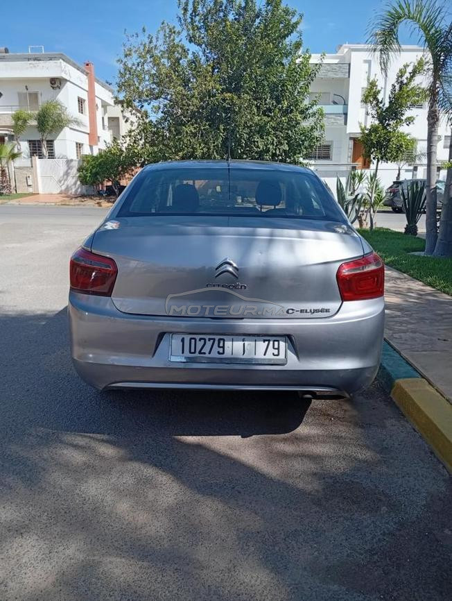 voiture en très bon état 