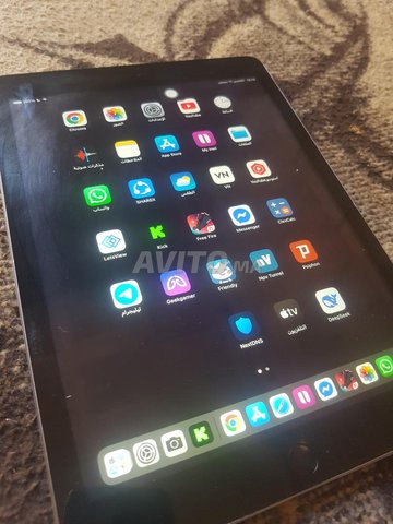 iPad 5 th generation 4G  128 stockage