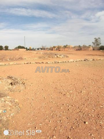 Terrain titré foncière à vendre 200 m2 - 2