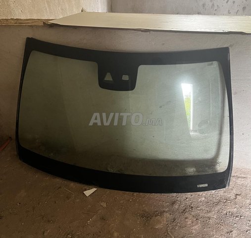 زجاج أمامي مرسيدس C220