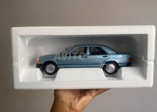 MINIATURE MERCEDES 190 NOREV 1/18
