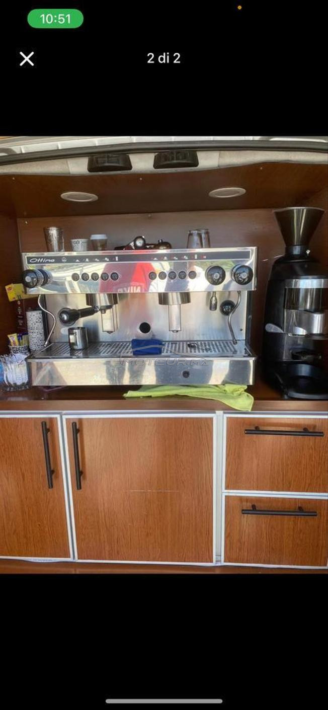 citroen avec cafe 