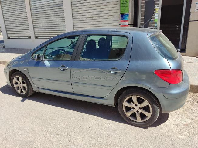 une voiture Peugeot 