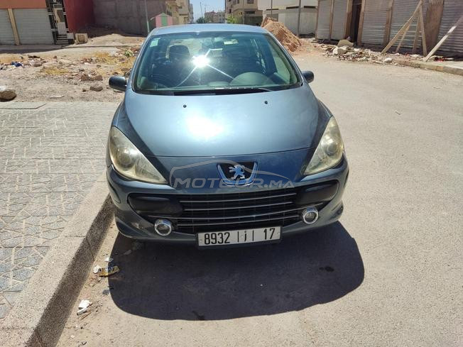 une voiture Peugeot 