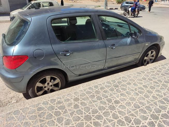 une voiture Peugeot 