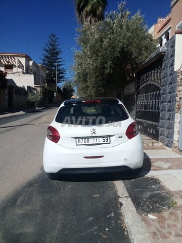 Peugeot 208 Diesel Manuelle 2014 à Settat
