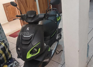 بيع دراجة نارية PEUGOET CYCLOMOTEUR