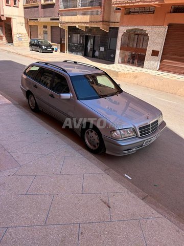 Mercedes-Benz 220 Diesel Manuelle 1997 à Berkane