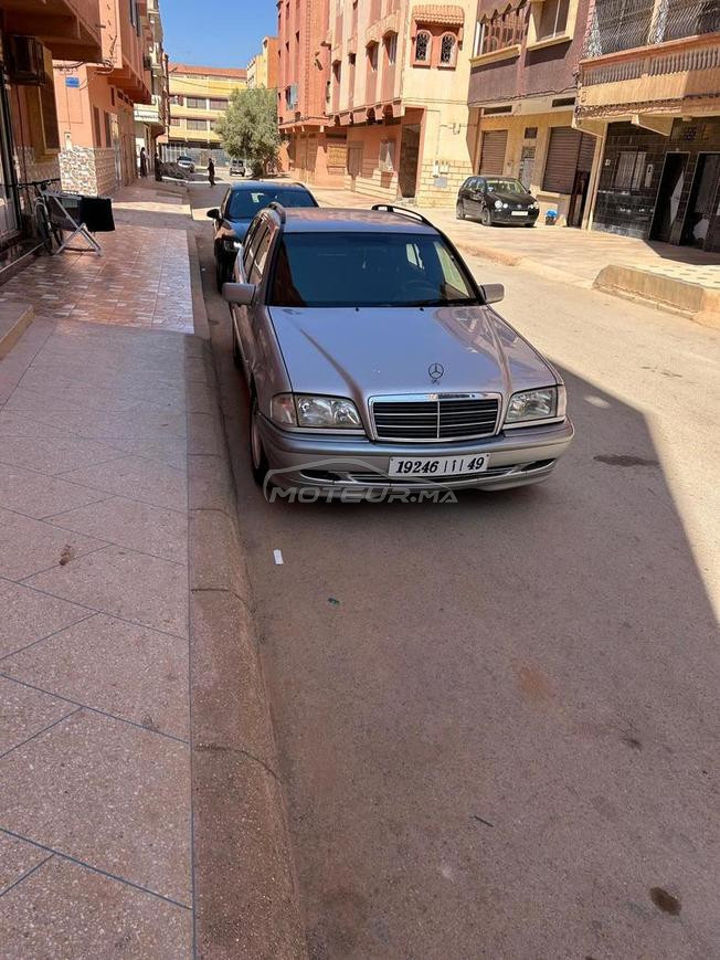 Mercedes-Benz 220 Diesel Manuelle 1997 à Berkane