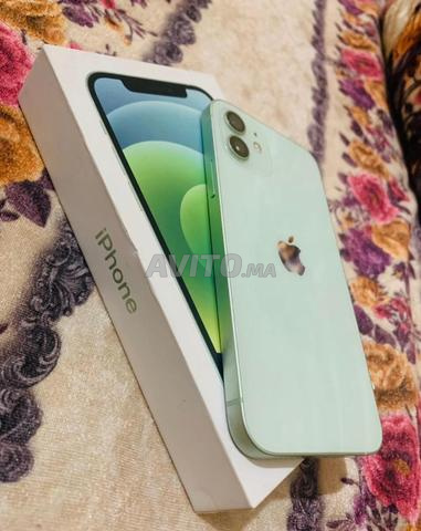 iphone 12 normal l’eta 79 et 64g - 2