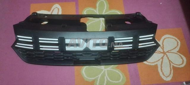 بيع قطاع من سيارة داسيا لوغان موديل 2024