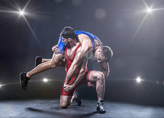 recherche entraîneur de lutte libre, greco, sambo