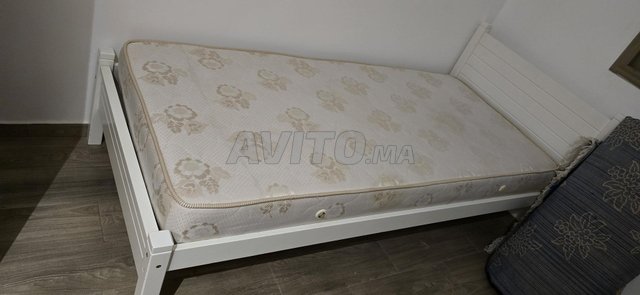 Lit  armoire kitea bureau chaise