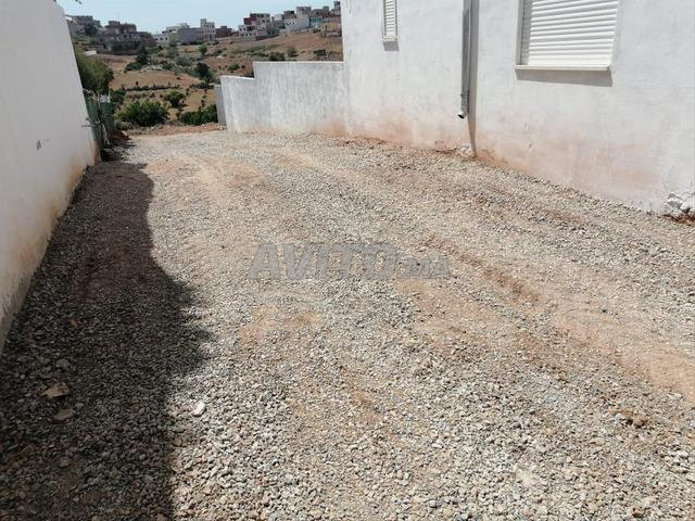 Terrain à vendre à Azla avec vue sur la mer