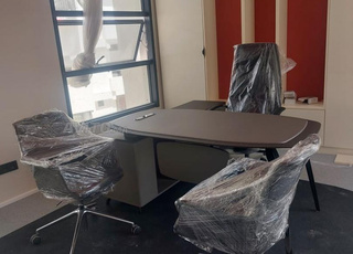 Mobilier de bureau neuf – Bureaux, chaises,