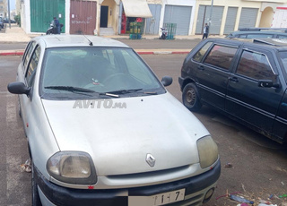 Renault Clio 2 campus ba9a n9iya 