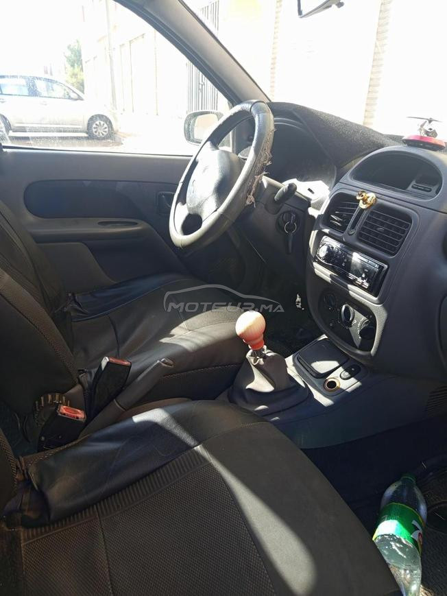 Renault Clio 2 campus ba9a n9iya 
