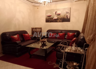 🛋️ Salon en cuir – Très bon état – 10 000 DH