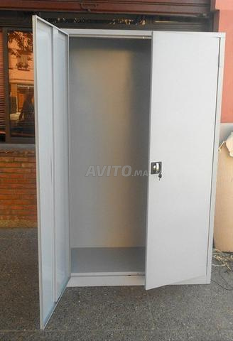 armoire métallique avec porte battantes - 2