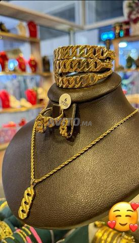 des bijoux aciers inoxydables 