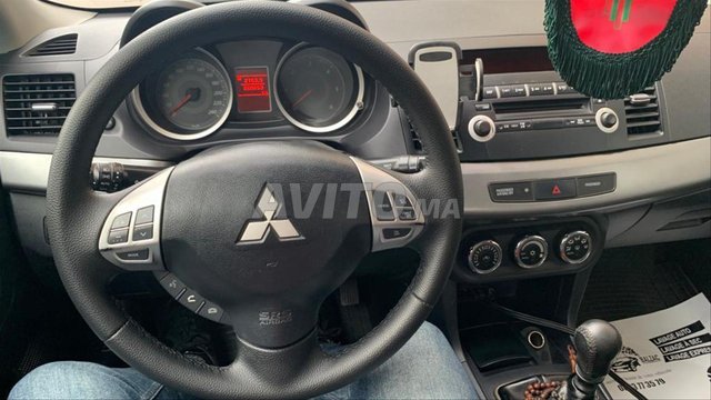 vente Mitsubishi lancer très bon état 