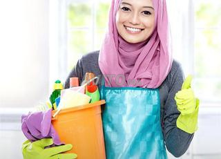 Femme de ménage sérieuse et professionnelle