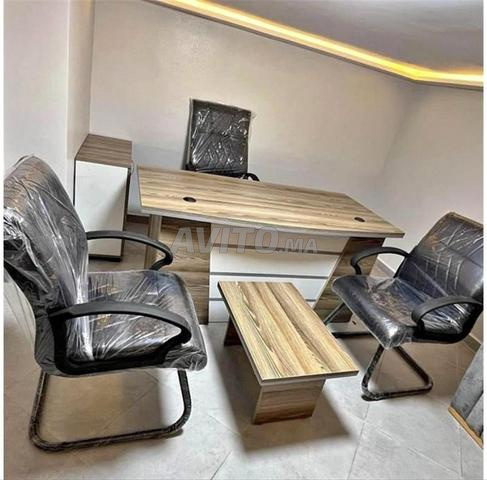 bureau et comptoir sur mesure  à  de temaara