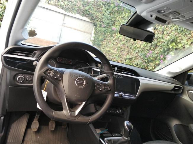 Opel corsa essence en très bonne état 