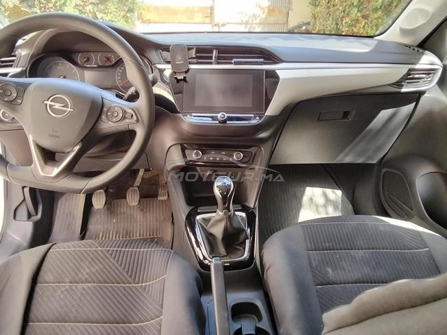 Opel corsa essence en très bonne état 