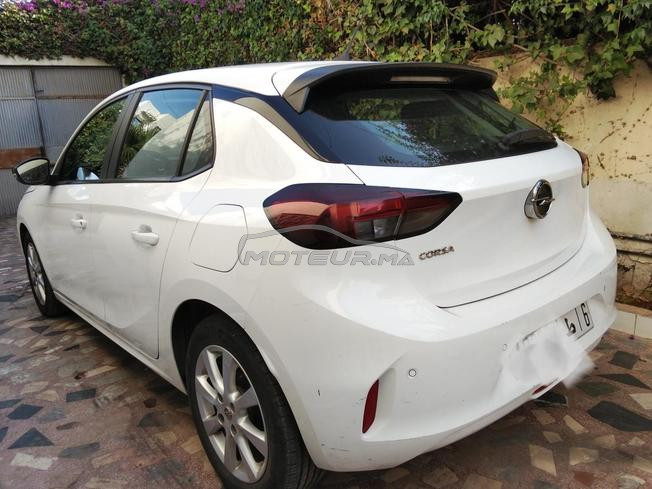 Opel corsa essence en très bonne état 