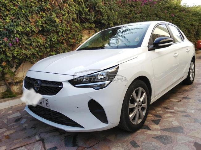 Opel corsa essence en très bonne état 
