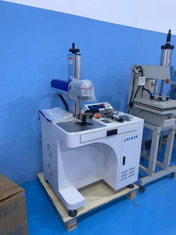 آلة وسم بالليزر الألياف – 30 واط - جاكار