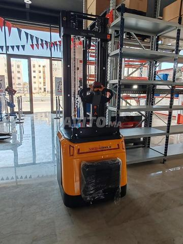 . Gerbeur Électrique à Conducteur Porté – QES15E-P