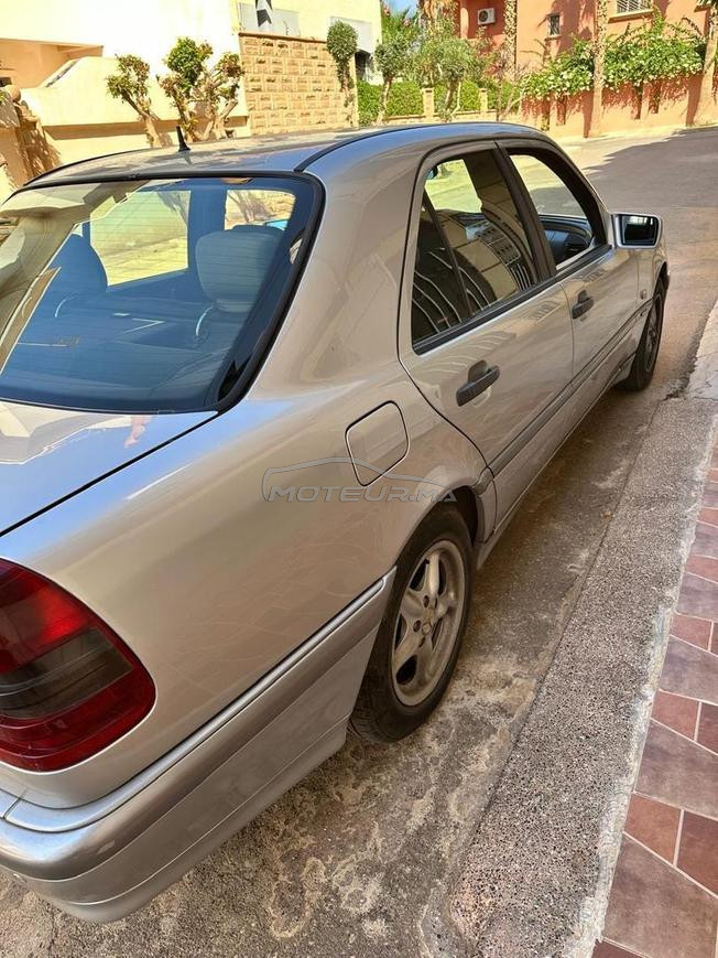 Mercedes Benz 250 Turbo Diesel