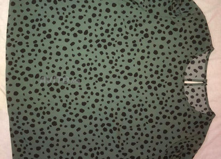 ملابس مستعملة بحالة ممتازة للبيع بأسعار مناسبة💯💫