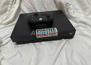 Xbox One Série X avec une manette