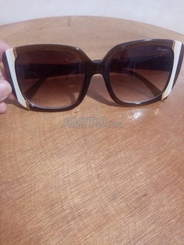 lunette de soleil original marque Ferragamo 