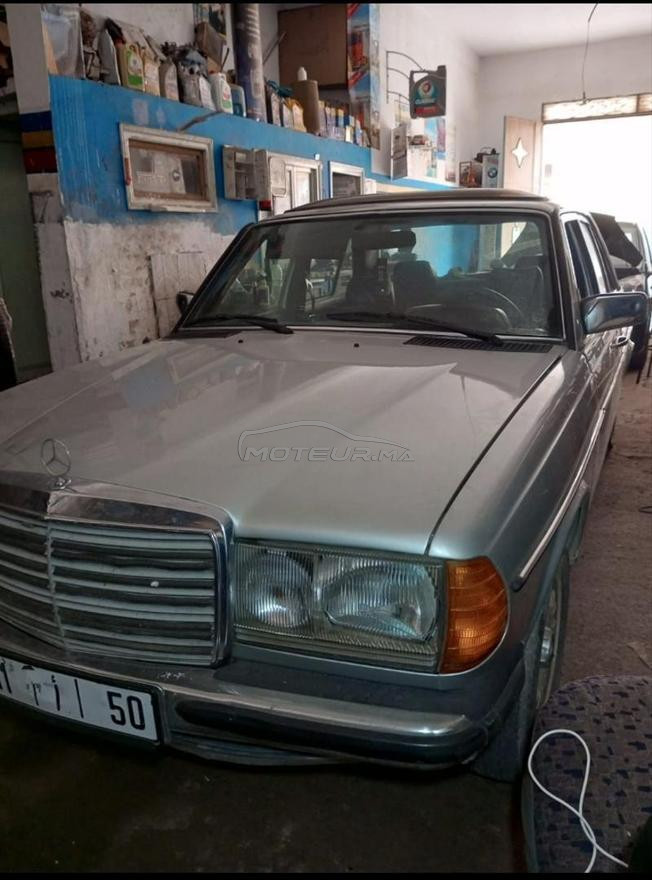 سيارات مرسيدس 200   في حالة جيدة جدا 