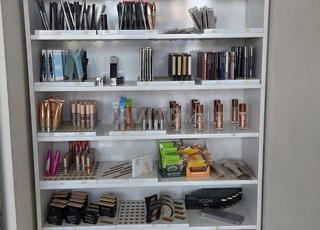 Maquillage en gros marque Absolute et Revolution 