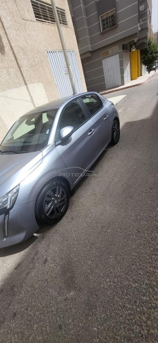 une belle 208 modèle 2021