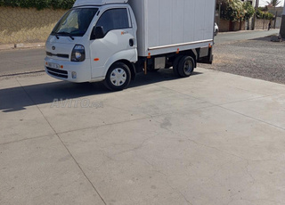 شاحنة كيا للإيجار