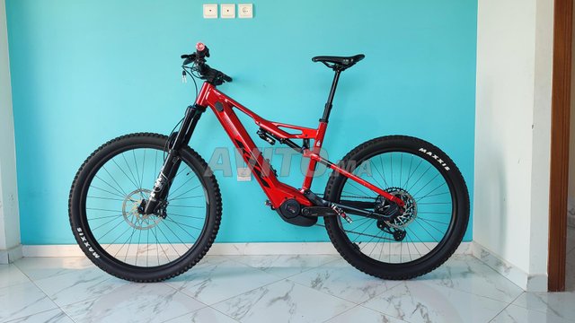 VTT électrique KTM 2024