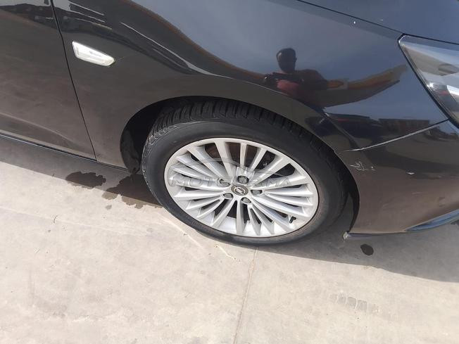 Opel Astra Diesel Manuelle 2017 à Mohammedia