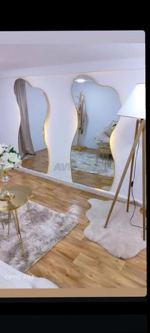 Miroir décoratif mural avec LED