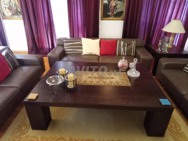 صالون جلد حديث