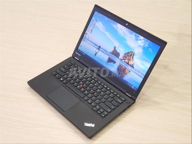Lenovo i5 Ram 8 Disc SSD et cartable 